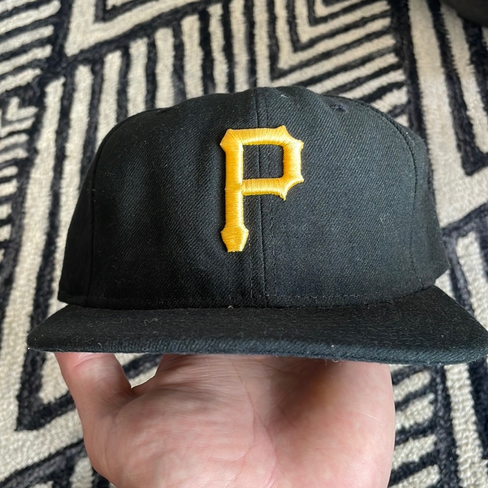Pittsburg pirates fitted size 7 1/8
